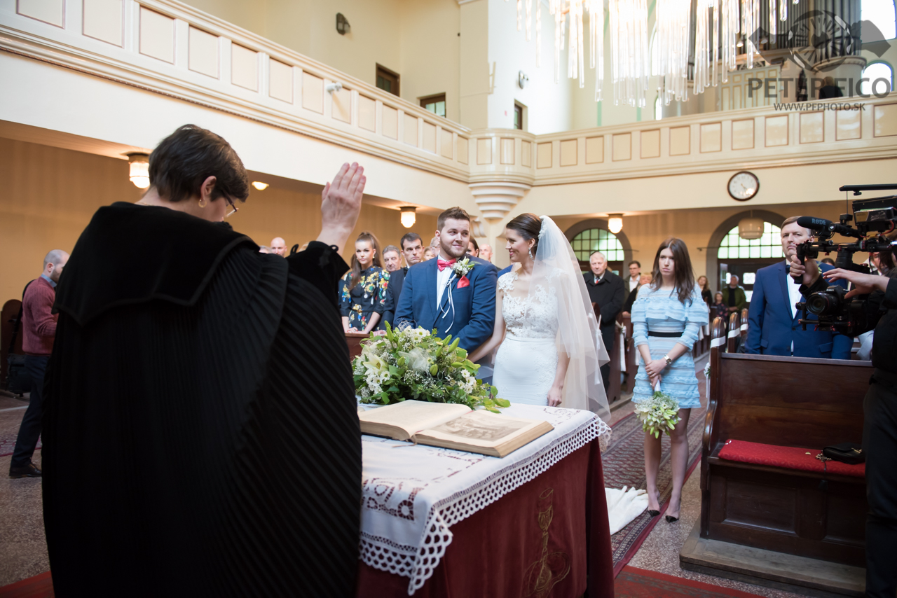 Krásne svadobné fotky s Bratislave. Peter Fico svadobný fotograf