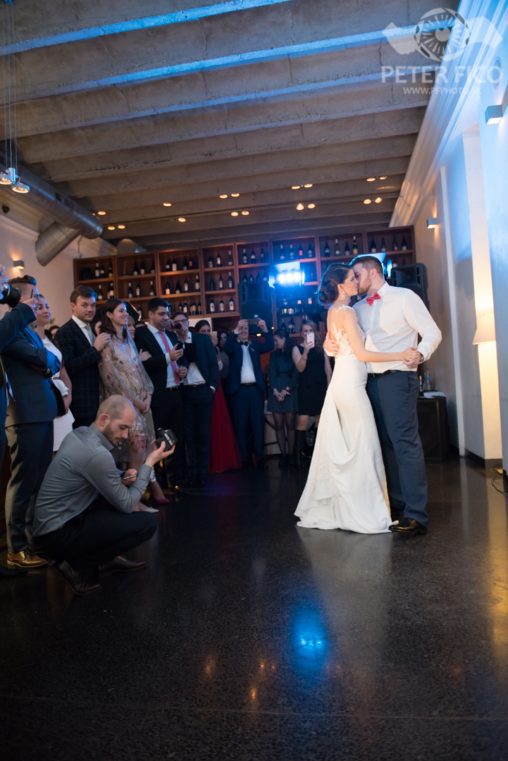 Krásne svadobné fotky s Bratislave. Peter Fico svadobný fotograf