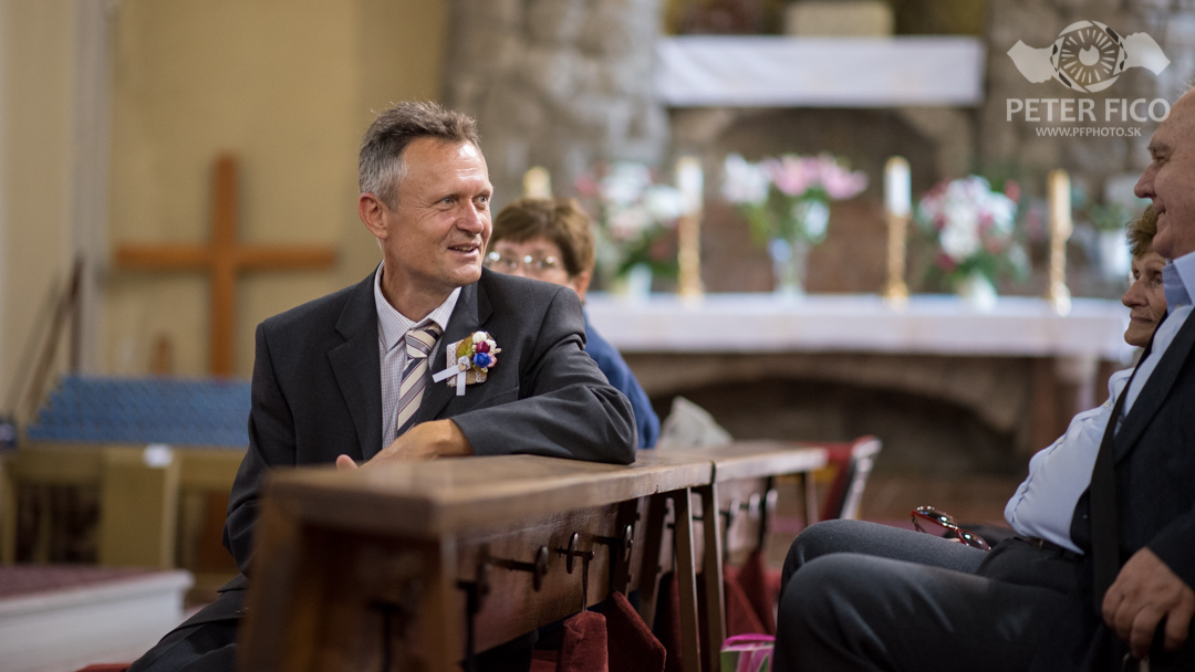 Krásne tradičné svadobné fotky v Bratislave. Peter Fico svadobný fotograf