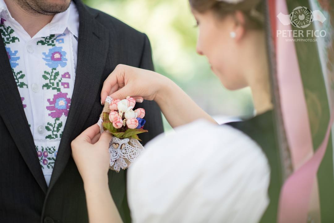 Krásne stradičné vadobné fotky sv Bratislave Peter Fico svadobný fotograf