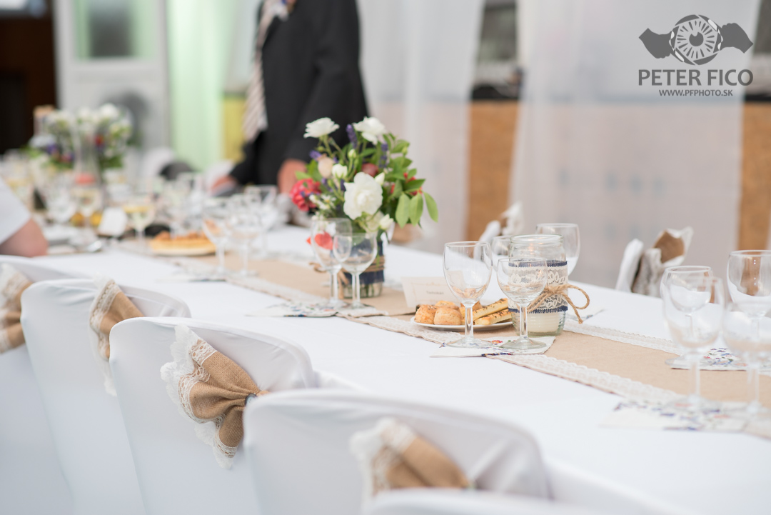 Krásne tradičné svadobné fotky v Bratislave. Peter Fico svadobný fotograf