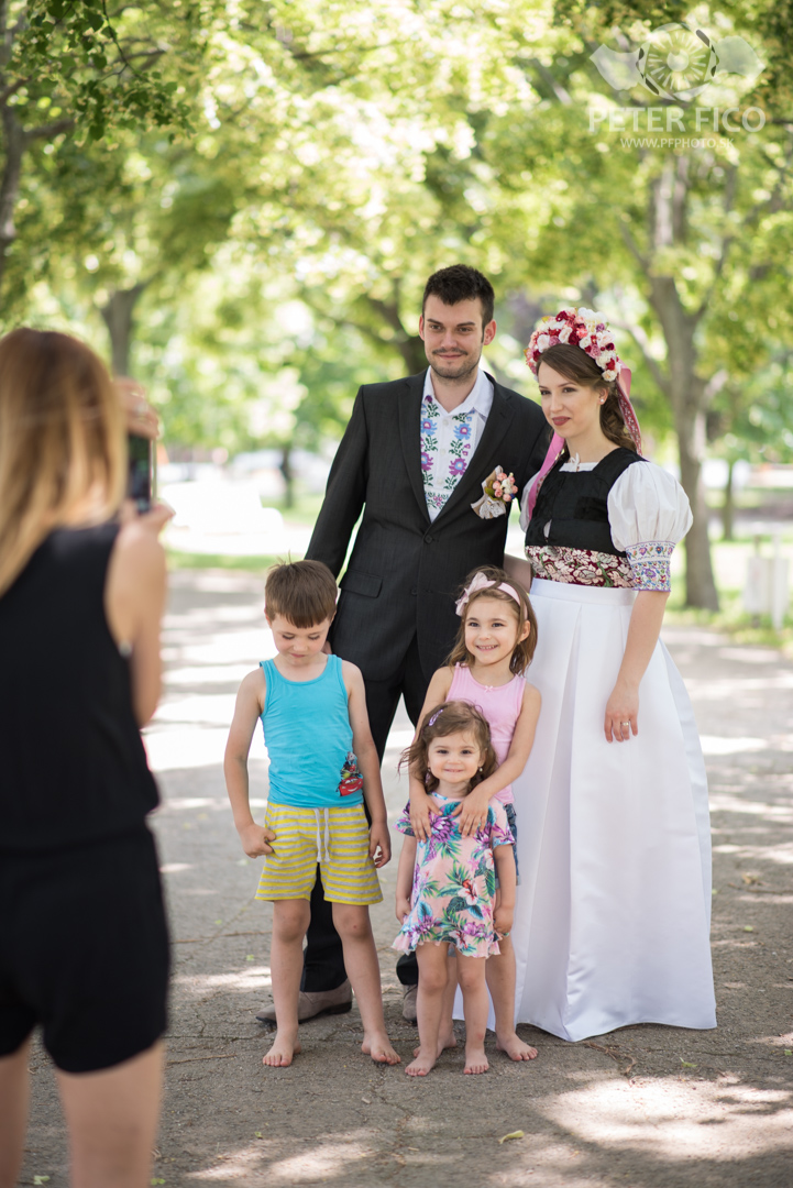 Krásne stradičné vadobné fotky sv Bratislave Peter Fico svadobný fotograf