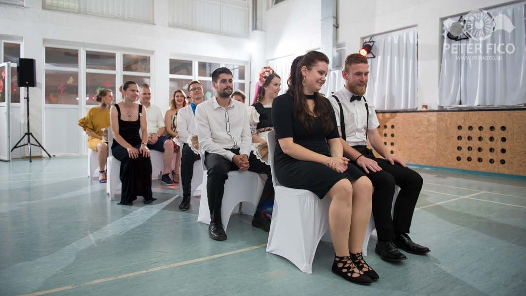 Krásne tradičné svadobné fotky v Bratislave. Peter Fico svadobný fotograf