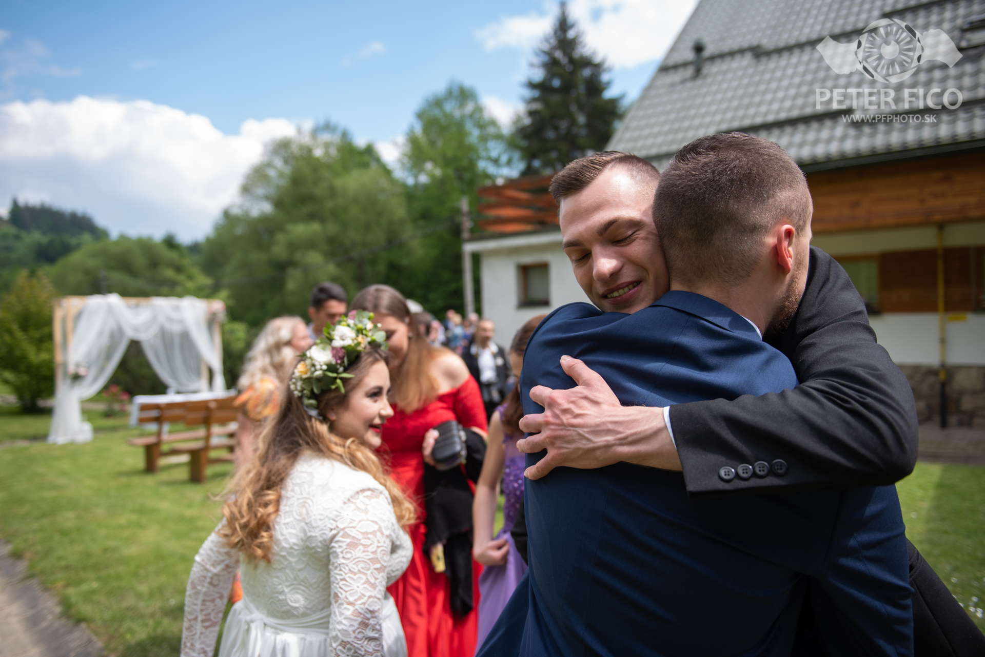 Krásne svadobné fotky s prírode. Peter Fico svadobný fotograf