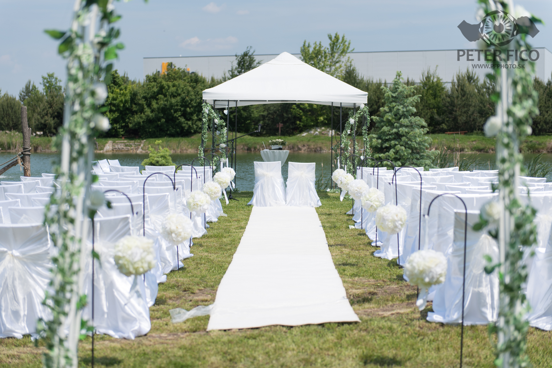 Svadobné fotky na ranči. Peter Fico svadobný a portrétny fotograf