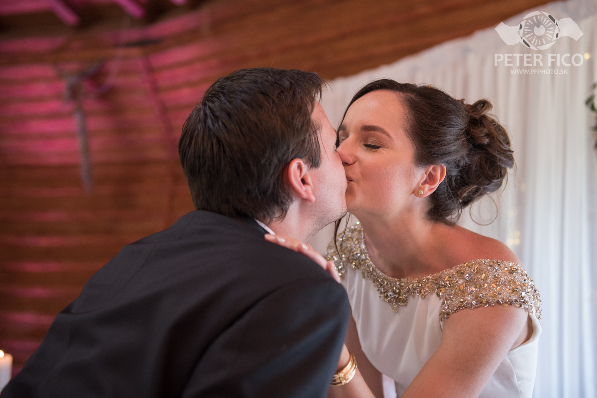 Svadobné fotky na ranči. Peter Fico svadobný a portrétny fotograf