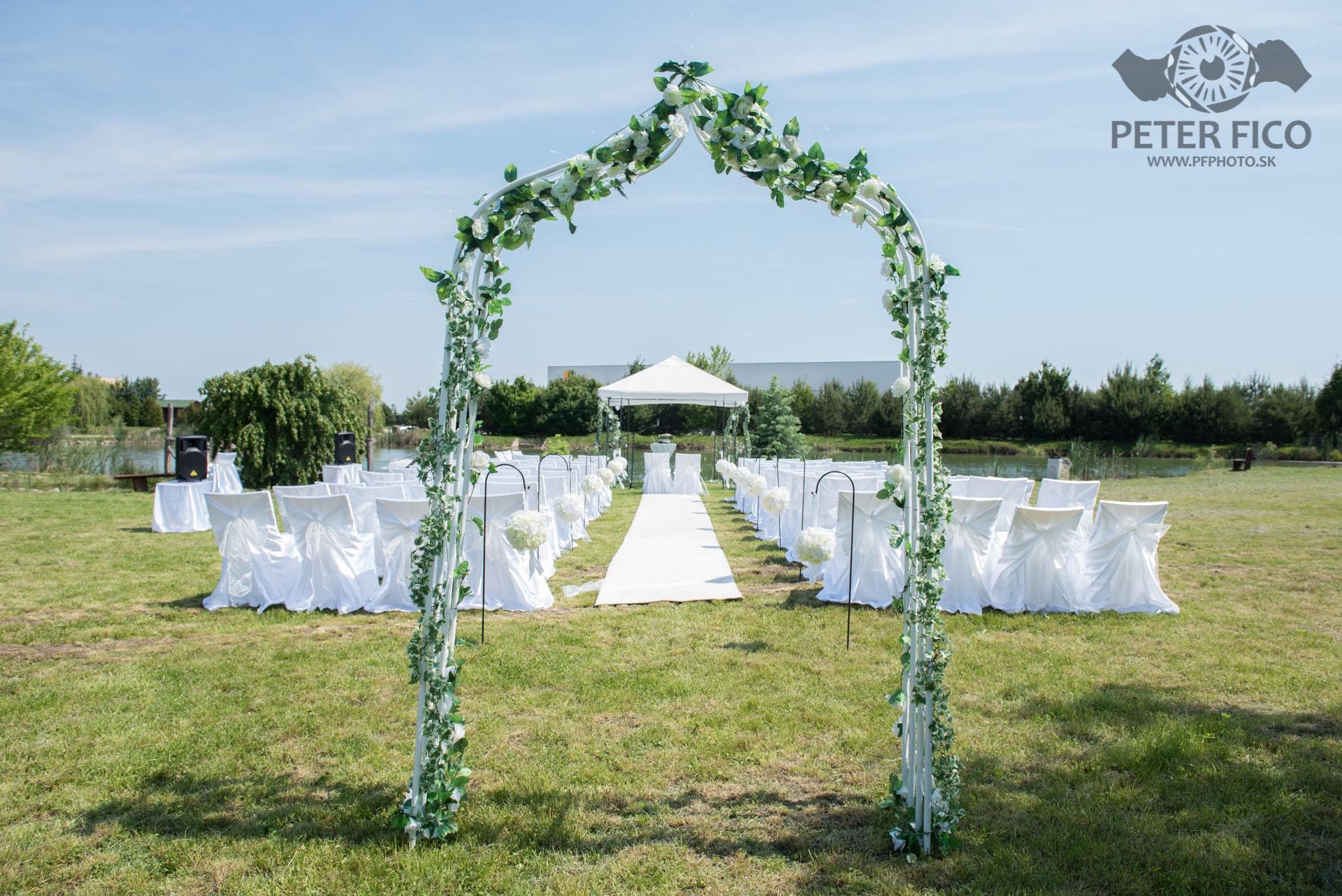 Svadobné fotky na ranči. Peter Fico svadobný a portrétny fotograf