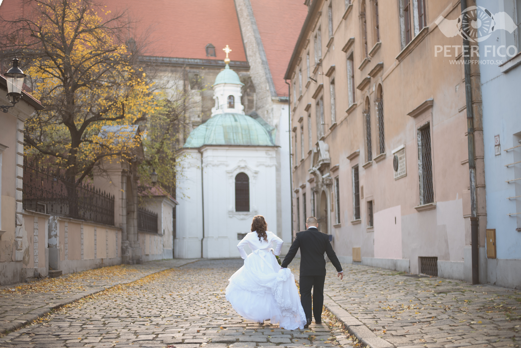 Krásne svadobné portréty v bratislave. Svadobný fotograf Peter Fico